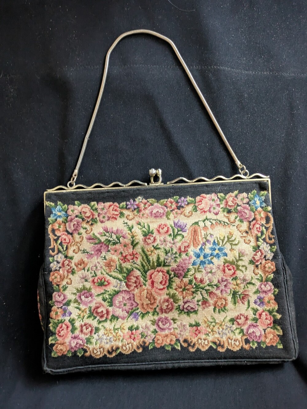 Vintage 50s Floral Needlepoint Handbag w/Compact,Eyeglass Case & Coin Purse